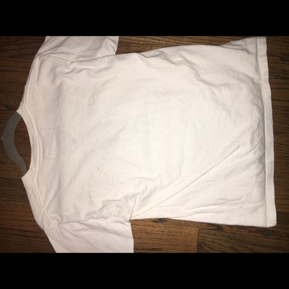 A shirt - Picture 2 of 3